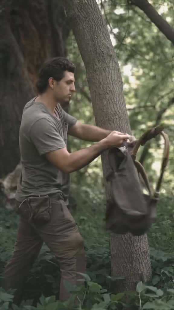 Cover for 3 Useful Camping Tricks (credit: thebearessentials)  #survival #bushcraft #diy #camping #nature #hunting