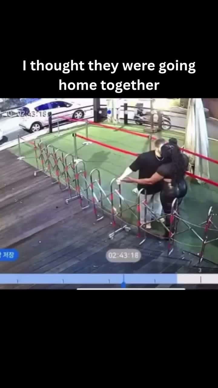 Cover for Damn is that a man or women😂😂🤯💀 #fight #fights #manifestation #foryou #fyp #viral #trending
