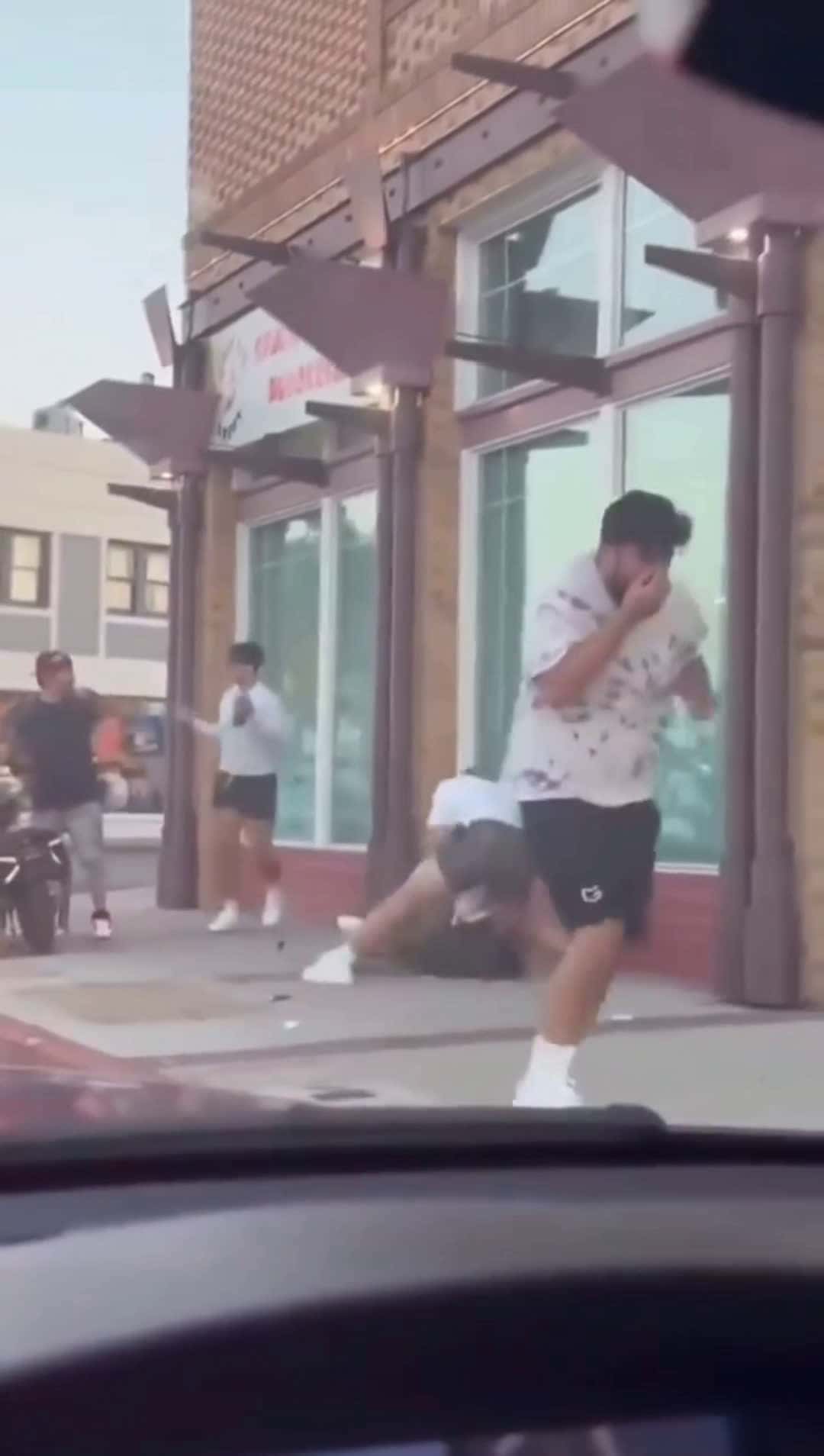 Cover for 💥Fight ends with man being stabbed💥💥🤜👊🤛💥☆Like, share, comment & follow for more videos☆#captainwalker  #scoopz #newsbreak  #fyp #foryourpage #viral #fight #fafo 