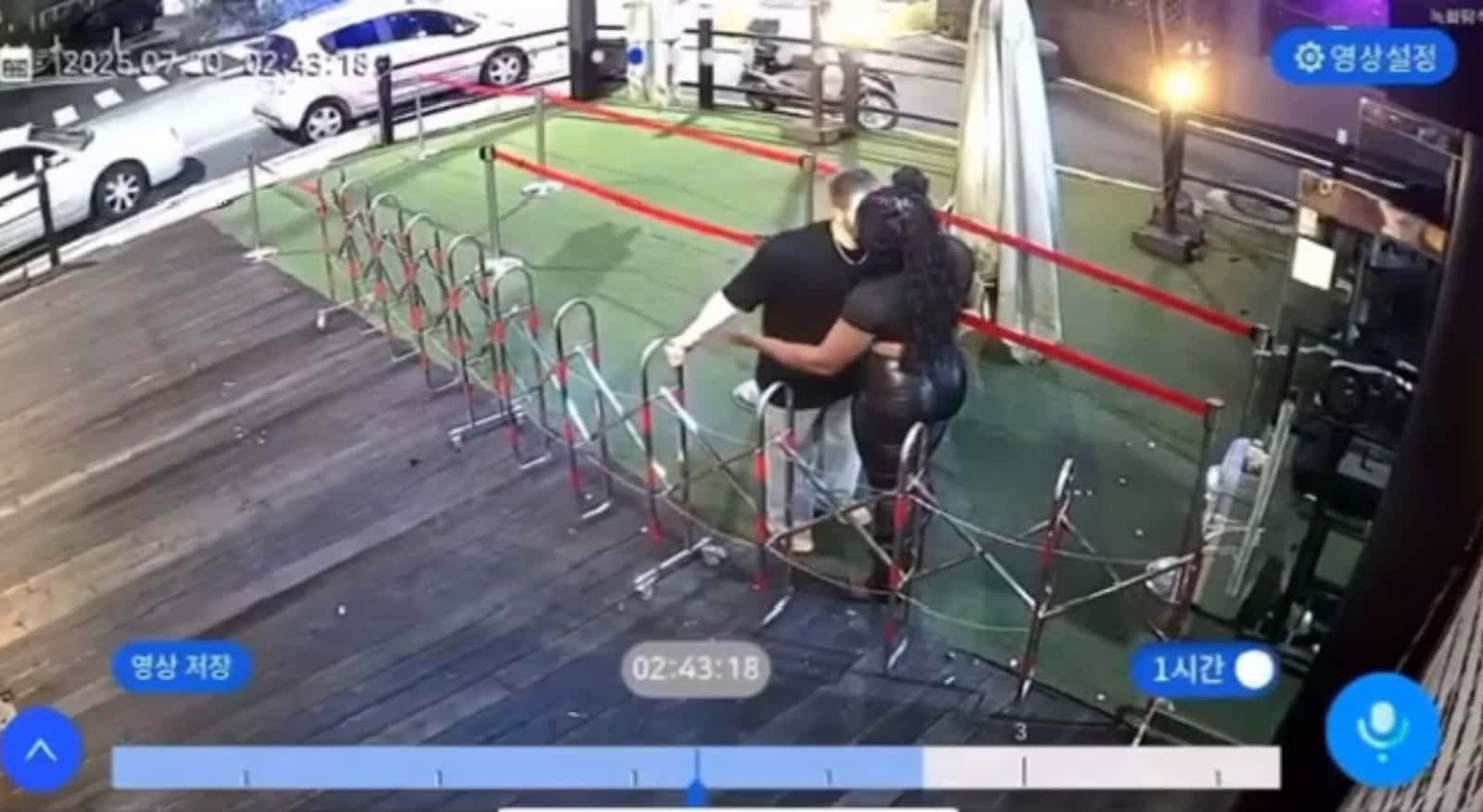 Cover for Girl Easily defends herself after guy trys to snap her neck. #caughtoncamera  #scoopz  #scoopzreels  #fyp  #fypシ  #fypシ゚viral  #trending  #trend  #trendingnow  #viral  #viralvideo  #viralvideos  #viraltiktok 