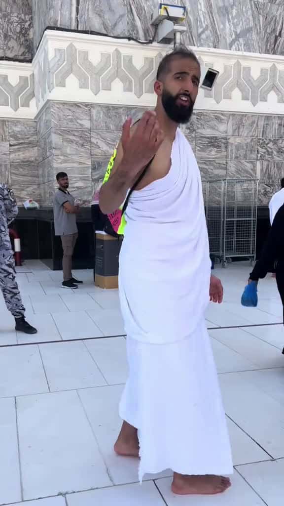 Cover for The moment I first set my eyes on the Kaaba I don t know what it was but I felt something 52918 #followMe