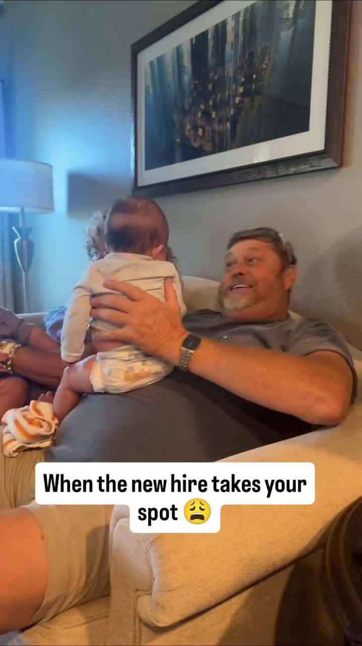 Cover for when the new hire takes your spot 😍 #caughtoncamera  #scoopz  #viral 