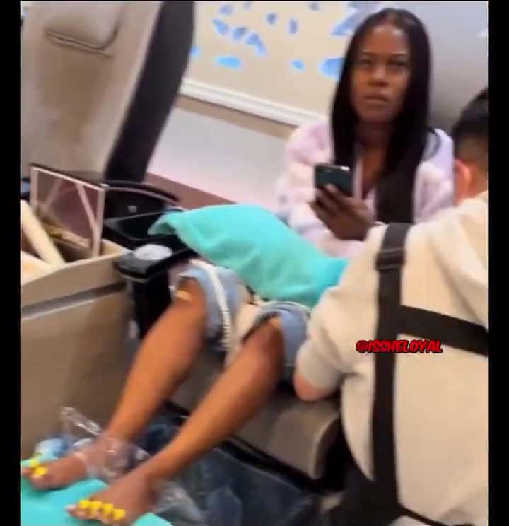 Cover for #CaughtOnCamera She tried to make him pay for her nails on the 1st date 😭