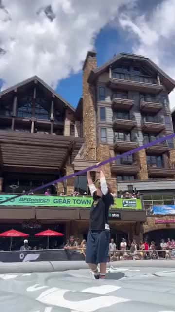 Cover for This guy’s run at a slackline competition 🤯