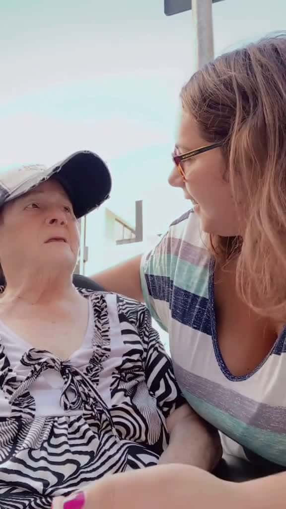 Cover for Hablando con mi abuela  abuela abuelasdetiktok abuelaynieta nietayabuela abuelaen 78464 #nicevideo
