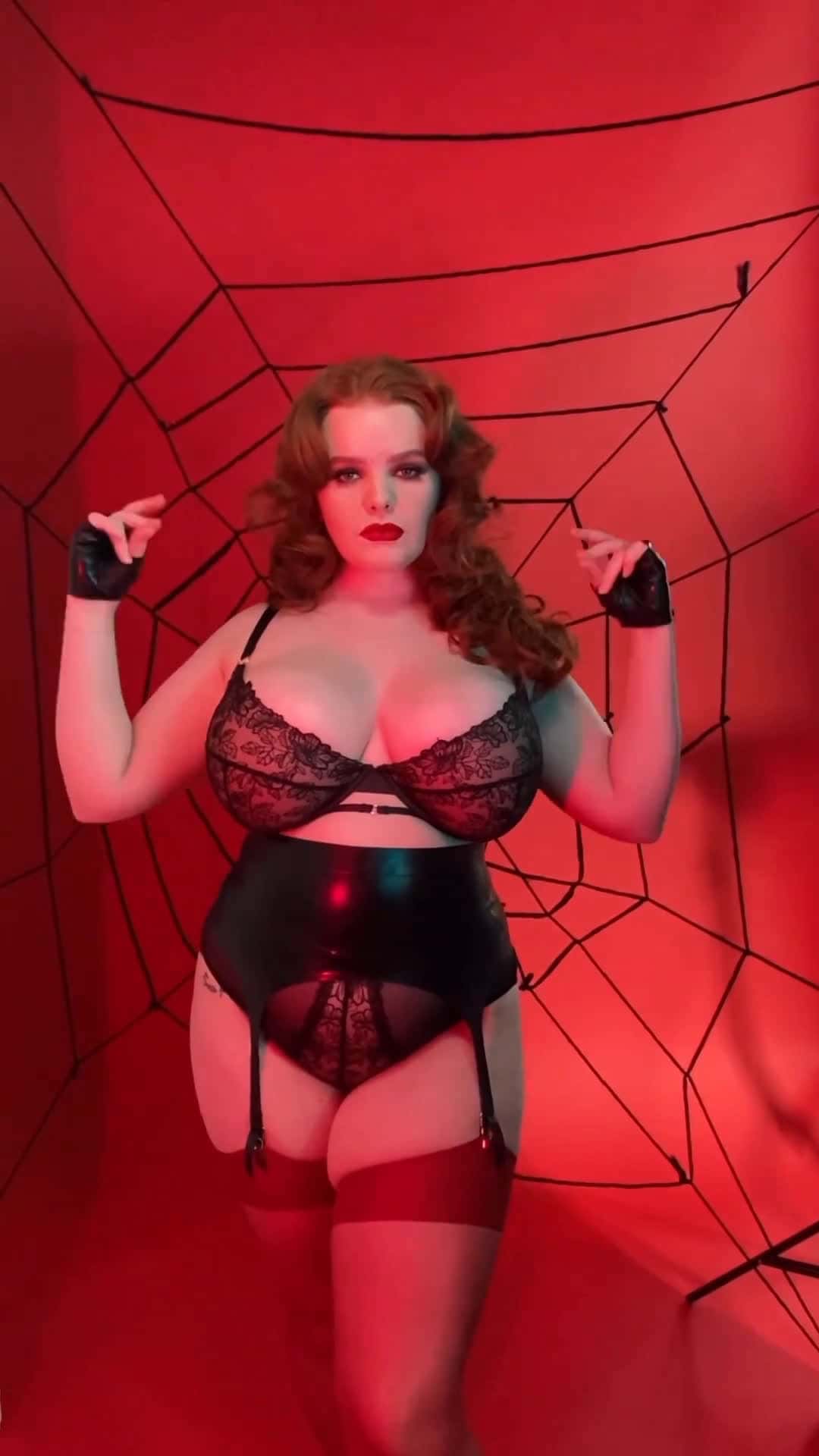 Cover for Spoopy season is upon us 🦇🕸🎃 Are you celebrating Halloween this year? —————————————————————Behind the scenes from my  @playfulpromises shoot #curvy #spoopy #spooky #halloween #curvemodel #beauty #sassy #cutedog 