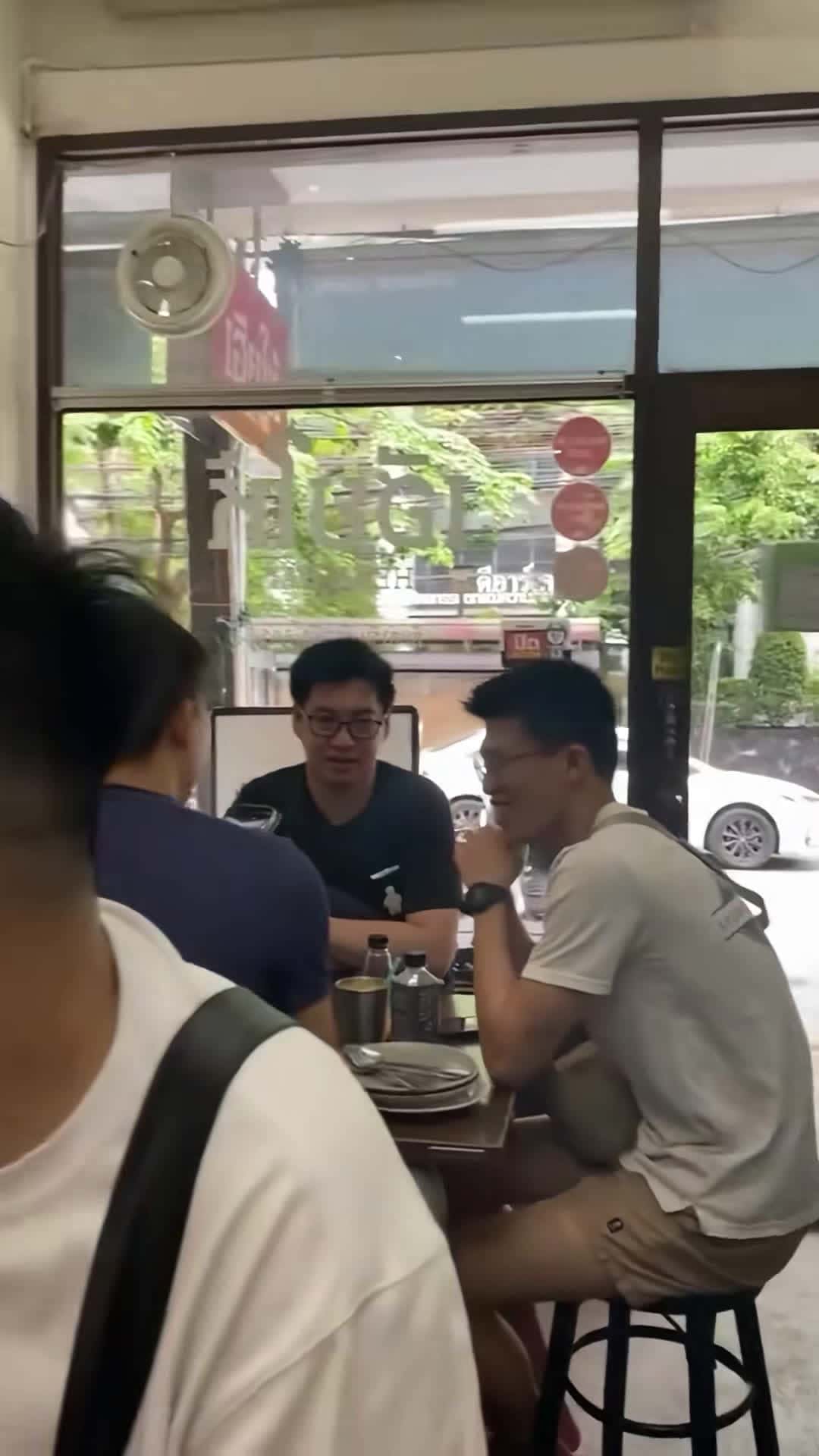 Cover for are you a crab lover? 🦀 recommended by local selector sunju hargun, here hai restaurant in bangkok is the spot. his tip: try the crab meat garlic fried rice or mantis shrimp with chilli and basil hit the bio link for his food recs around the thai capital 🔗 📹 by xinyicyndisoh on tiktok #munchoftheweek #foodrecommendation #foodietok #crab #bangkok #bangkokfood #travelguide