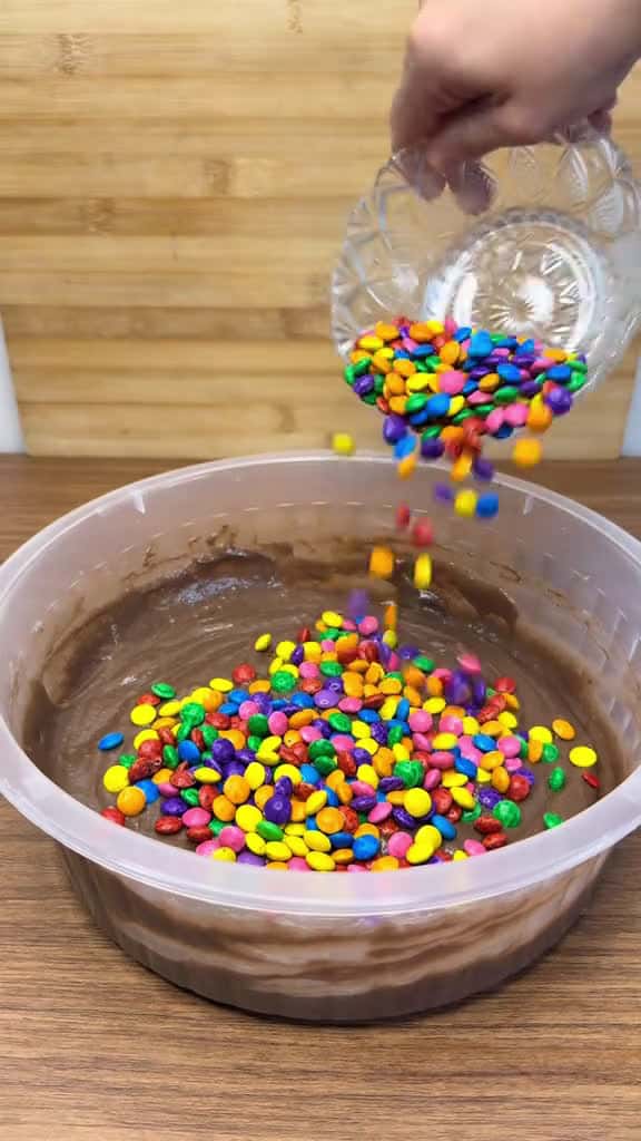 Cover for Ser que nosso bolo deu certo   bolo receita foodies viral video mem colorido bolo 05399 #america