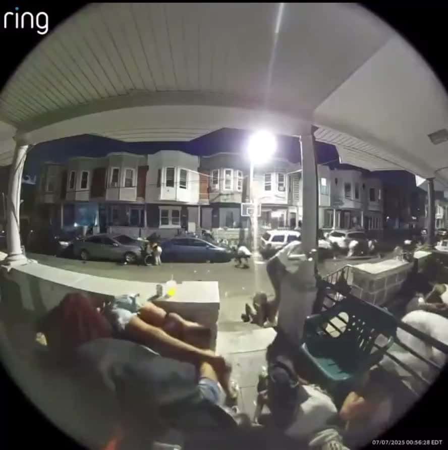 Cover for Insane shootout in Philly was caught on a ring camera 😳😳😳