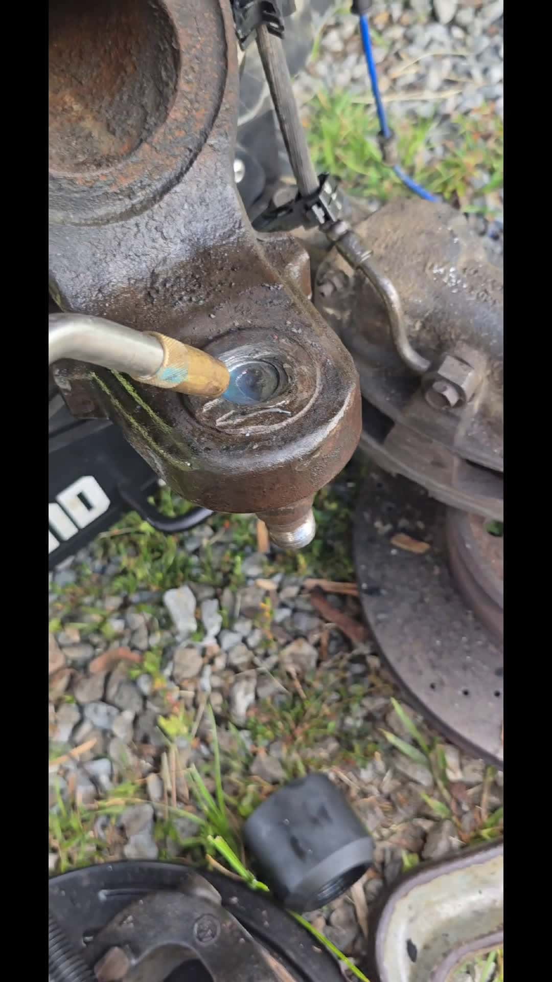 Cover for best way to press balljoint out 