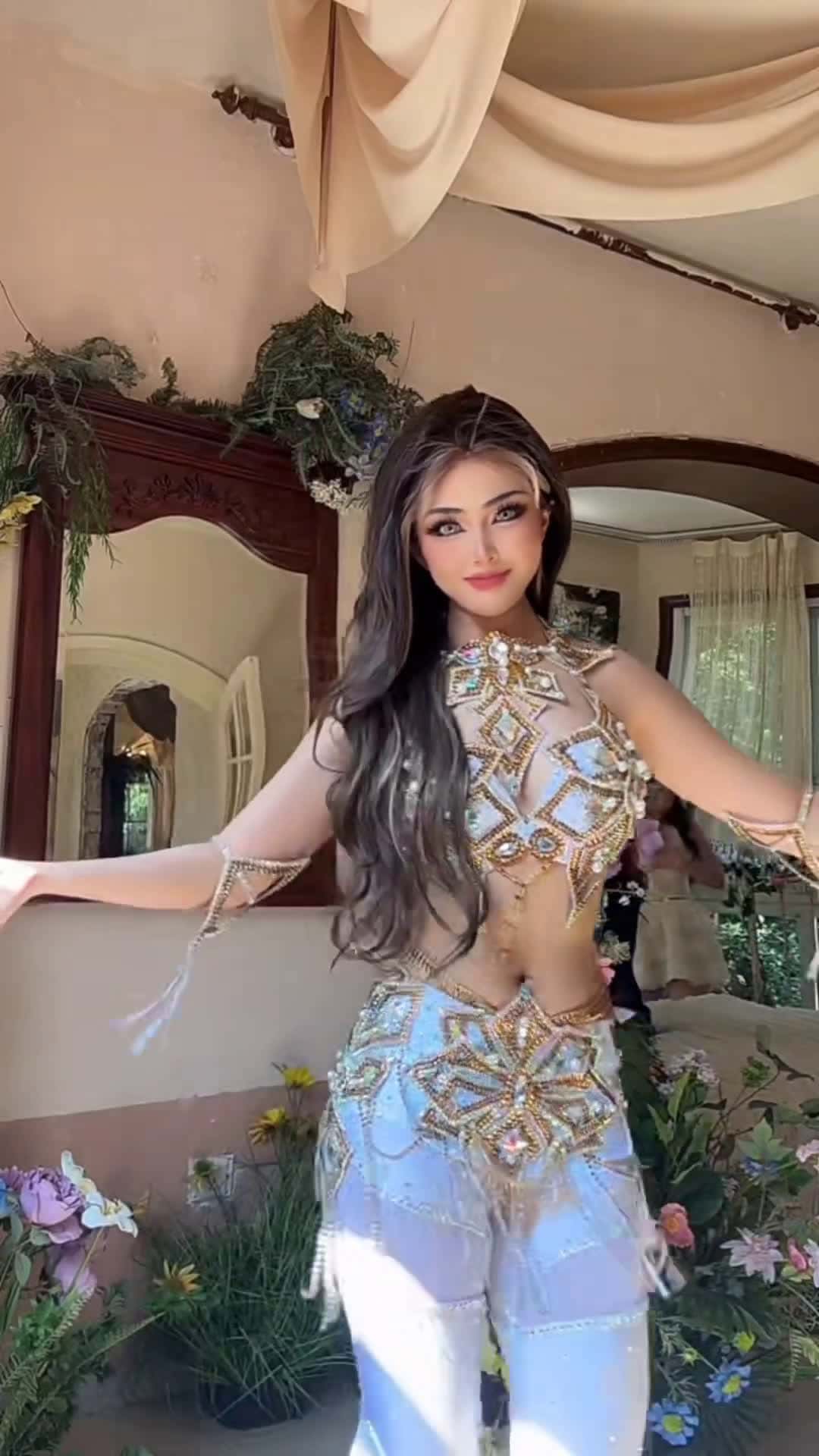 Cover for #UnpopularOpinion  #baile  #bellydance  #foryou  #shorts  #scoopz  #fyp 