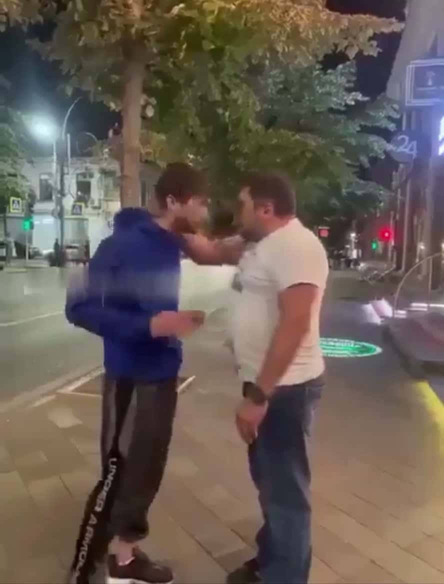 Cover for Skinny dude pieced him up 👀 fight  fightcam 1on1