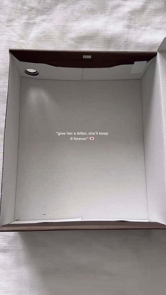 Cover for the feminine urge to keep everything my bf has given to me in a box  couldnt fit  26094 #ilovescoopz