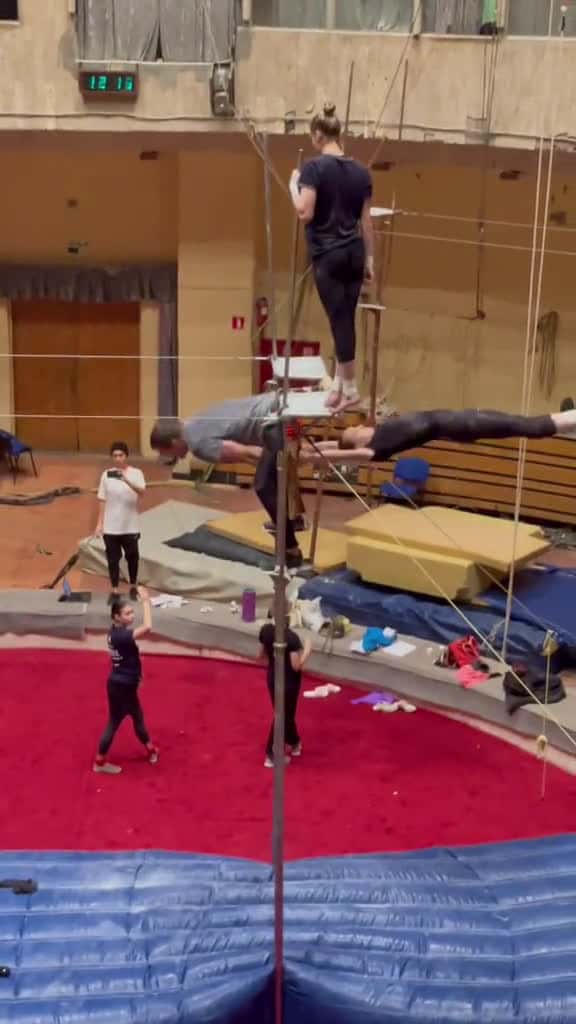 Cover for lizabedrina multi mao flyingtrapeze crazy girl beautiful trick skills 21825 #trending