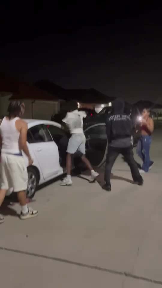 Cover for Bruh omg😭😭 #fight #225 #hoodlife #fightcam #985 #louisiana #laplace