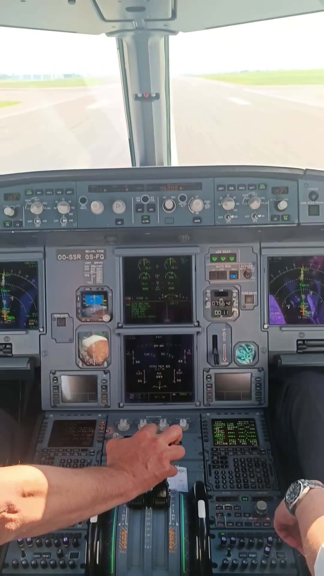 Cover for Flying from Brussels to Lyon be like... Short flight, still very cool 😊✈️ #EndlessJourney #aviator #aviation #flight #yourdoseofaviation #pilot #a319 #lyon #brussels #foryou #fyp