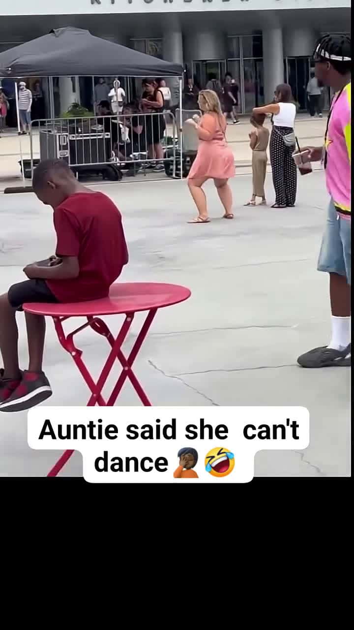 Cover for When auntie decided to dance 