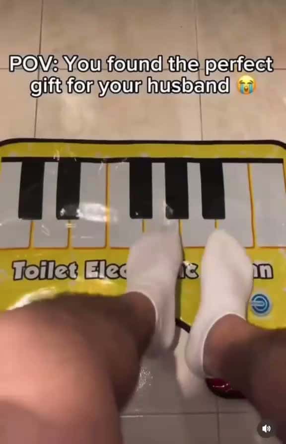 Cover for #foryou #foryoupage #fyp #fy #funnyvideo #funnyvideos #funny #laugh #girl #couple #couplegoals #xmas #christmas #man  created by Ch@rip@23 with Ch@rip@23’s original sound