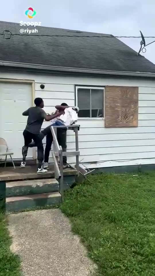 Cover for 2 yns beat up moms abusive boyfriend  #caughtoncamera  #wild  #fight  #jump  #fyp  #viral