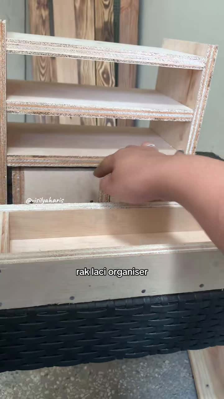 Cover for Part satunya disini!  @YT: Visilya Haris Art lanjut bikin rak organiser! #diy #diyproject #bikinsendiri #kerajinantangan #rakorganizer #asmr #diycraft