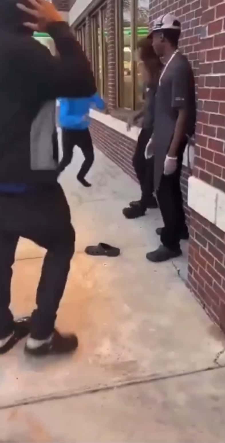 Cover for Dude catches his opp on break at Wendy’s… 😂 #foryoupage #foryou #explorepage #sosastrapped #trending #fights #fightcam #xayso #fyp #explore #fight #wendys