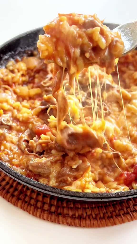 Cover for One pot cheesy rice with tomato and beef  1010 would recommend Sauce  Soy sauce - 40458 #nicevideo