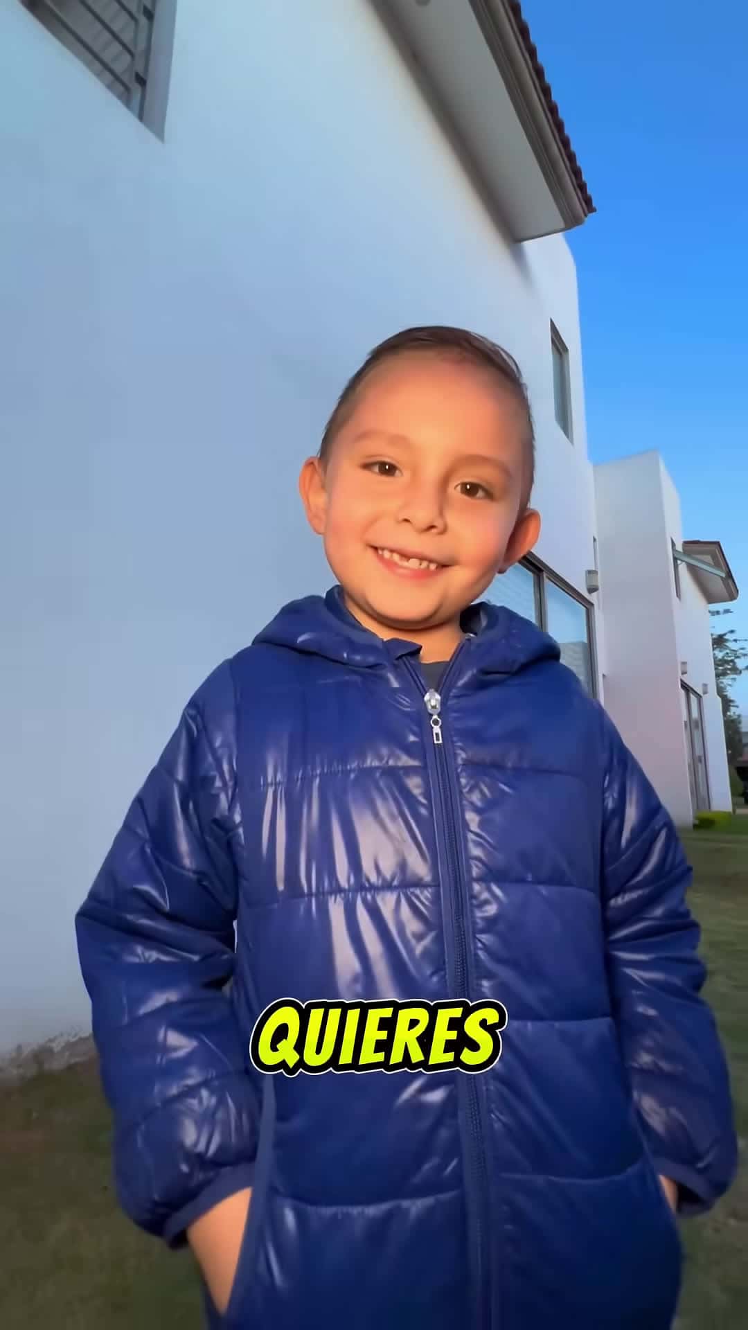 Cover for Tienen que jugar esto