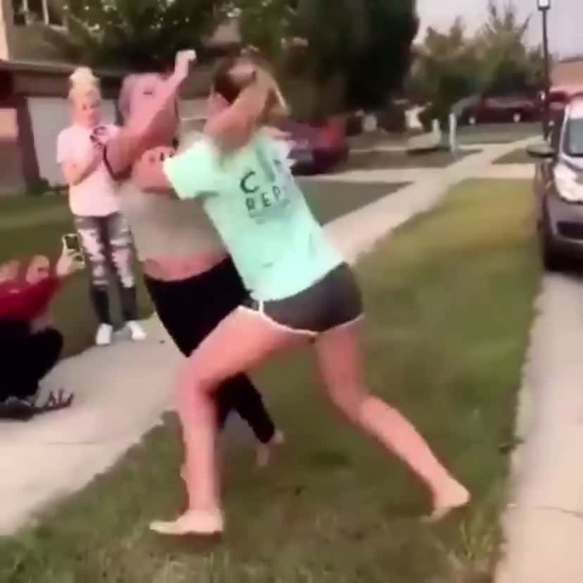 Cover for white girl brawllll🤣🤣  #fights #viral #fyp
