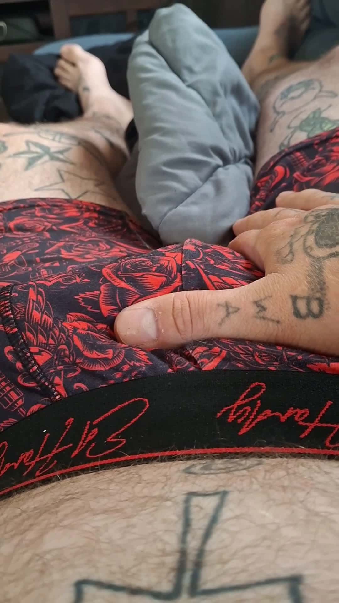 Cover for #blacknred #edhardy