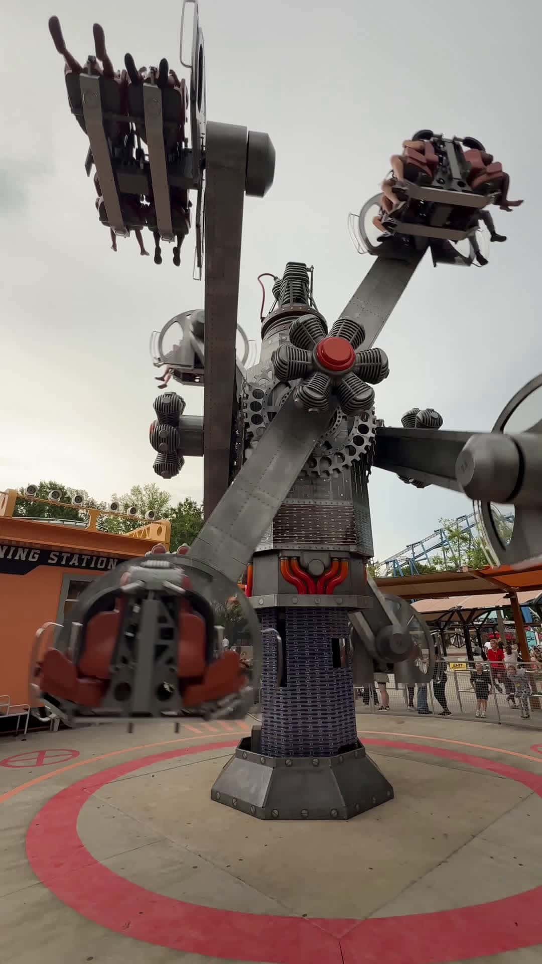 Cover for Gear Spin at Carowinds #themepark #fun #viral #spin #awesome