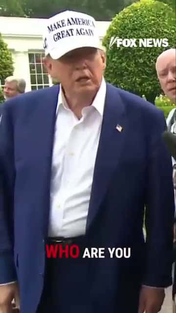 Cover for Trump Slam CNN Reporter🤣🤣