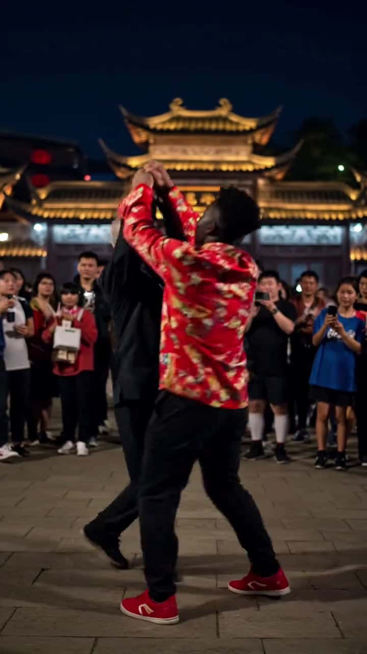 Cover for AI creation: Foreigner in bold Chinese floral coat takes on Kung Fu master, quick surrender! #FunnyChallenge#AIgeneratedvideo#TrendAlert#HilariousMoments#KungFu
