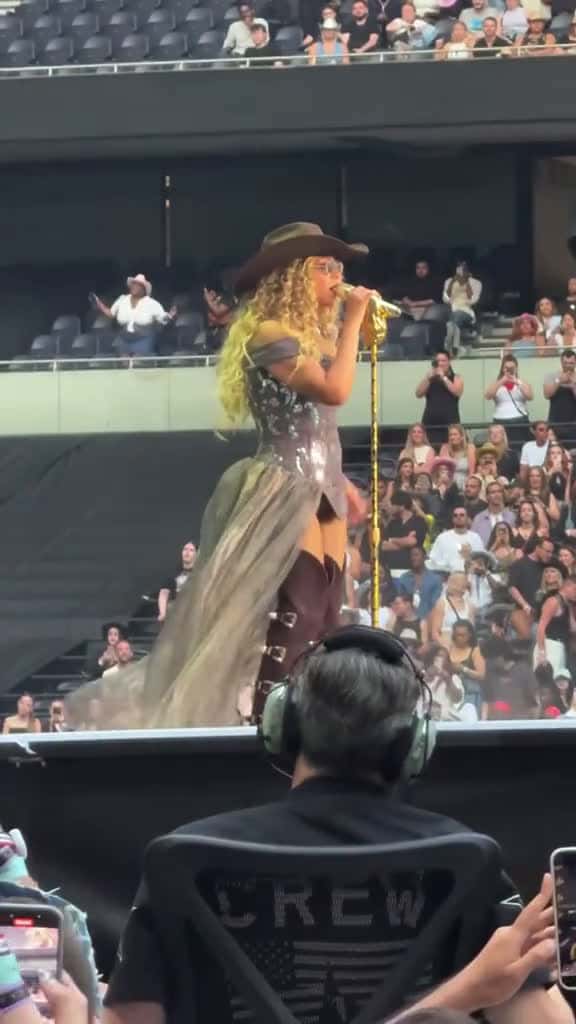 Cover for Beyonc in London night 6 cc jamessingle  cowboycarter cowboycarterbeyonce cowboyc 70742 #trending