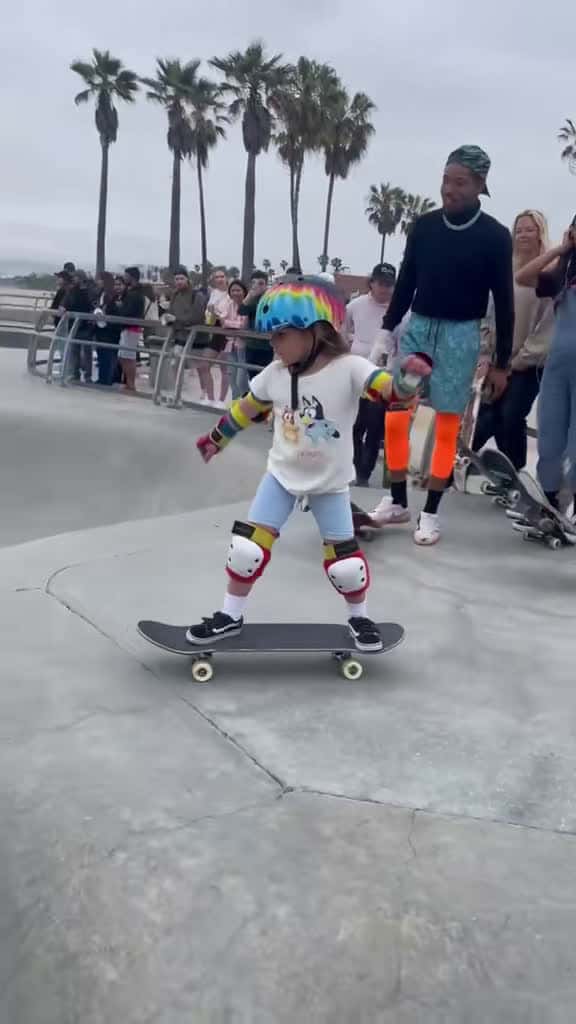 Cover for 4-year-old skater girl’s hilarious debut at Venice Beach Skatepark! 😂🛹 #Skateboarding #VeniceBeach #SkaterGirl