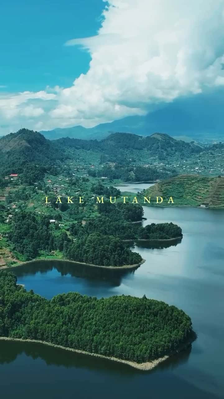Cover for This is one of the reasons why Uganda is nicknamed the Pearl of Africa You can clearly see the natural beauty What are you waiting for Book your safari today and come enjoy th