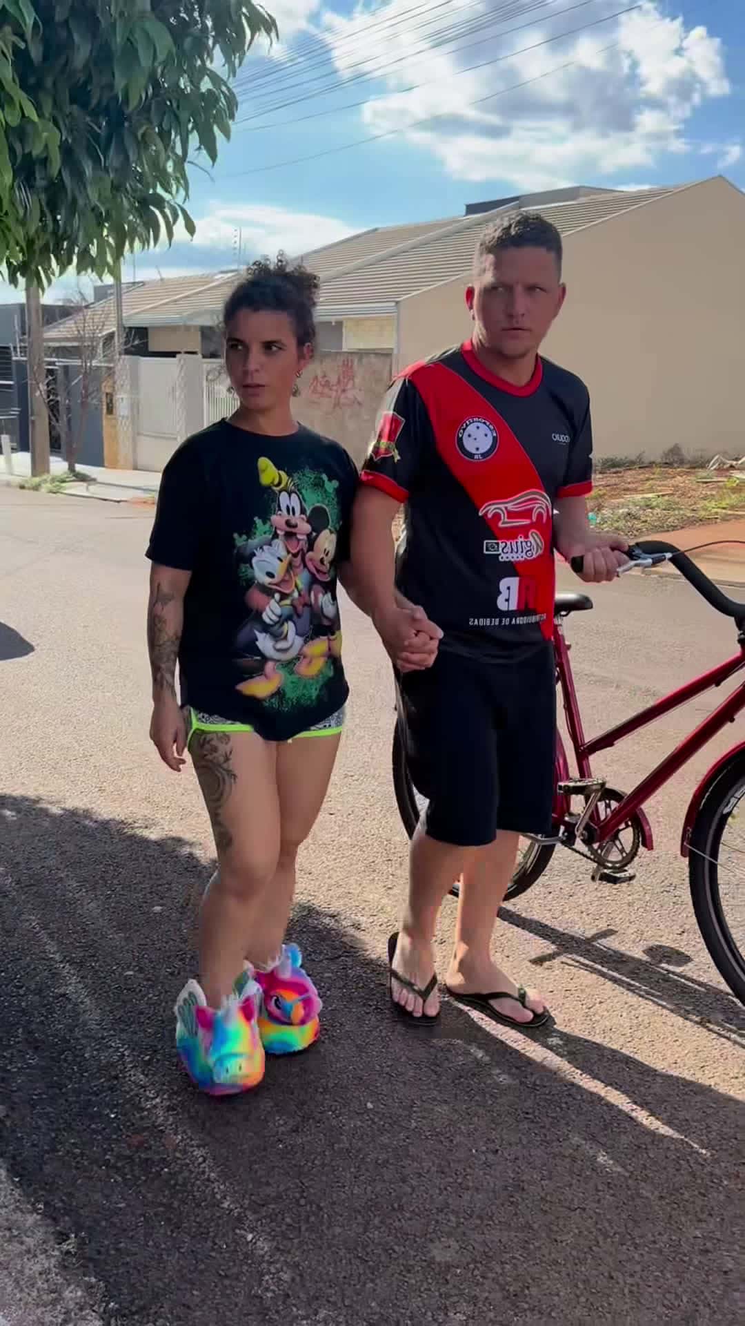 Cover for Quando tem um porto aberto na sua rua