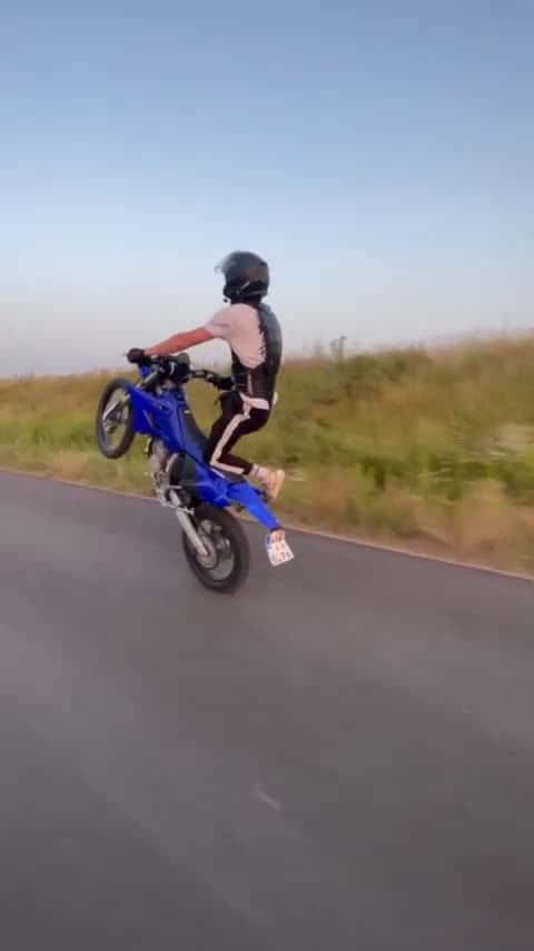 Cover for #CaughtOnCamera Cool trick Via- @vlextor_bmx Follow @idiotsgettinghurt for more 
