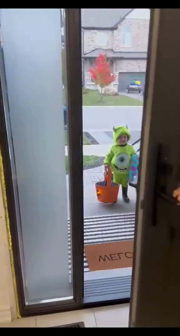 Cover for Trick or treat funny moment holloween trickortreat funny hilarious 97582 #shortvideos