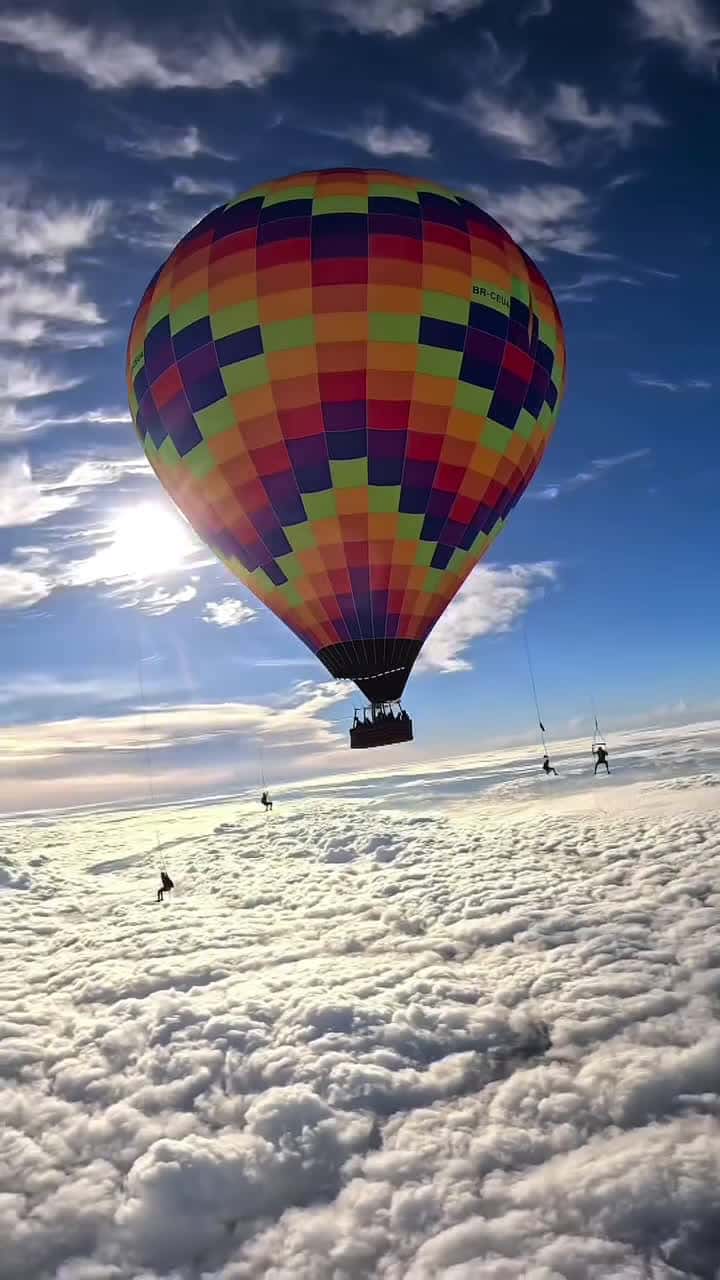 Cover for Na adversidade, uns desistem, enquanto outros batem recordes No que diz respeito ao empenho, ao compromisso, ao esforo, dedicao, no existe meio termo Ou voc faz uma coisa bem 