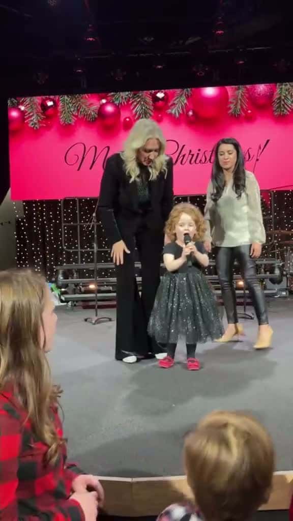 Cover for Unexpected star steals the show at the kids' Christmas performance! 😂 Who is this little diva? #ChristmasSurprise #DivaInTheMaking #LaughOutLoud 🎄🤣 #TooFunnyToScroll