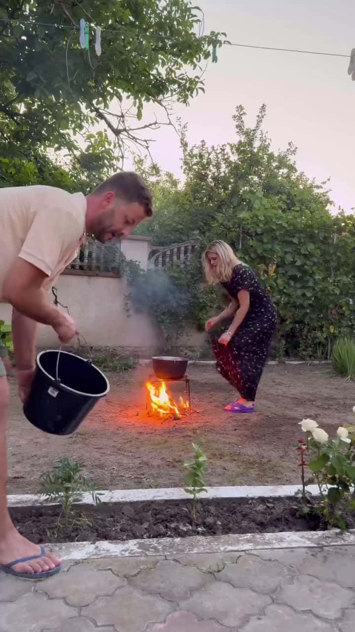 Cover for 😅🤣🙈😂 videodivertenti  vitadicoppia  reels  funnyvideos  comics  funny  risate  comedy 