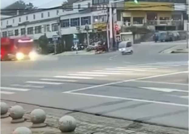 Cover for HOW DOES THIS EVEN HAPPEN😱😱😱😱😱 #wow #unexpected #comedy #explore #explorepage #fyp* #fyp #foryou #funny #foryoupage#instagram #instagood #meme #memes #reels #scoopz #shorts #trending #tiktok #usa #viral #viralvideo #video #viralvideos #lol #humor #funnymemes #comedy #funnyvideos #funny #entertainment #fypシ #TooFunnyToScroll