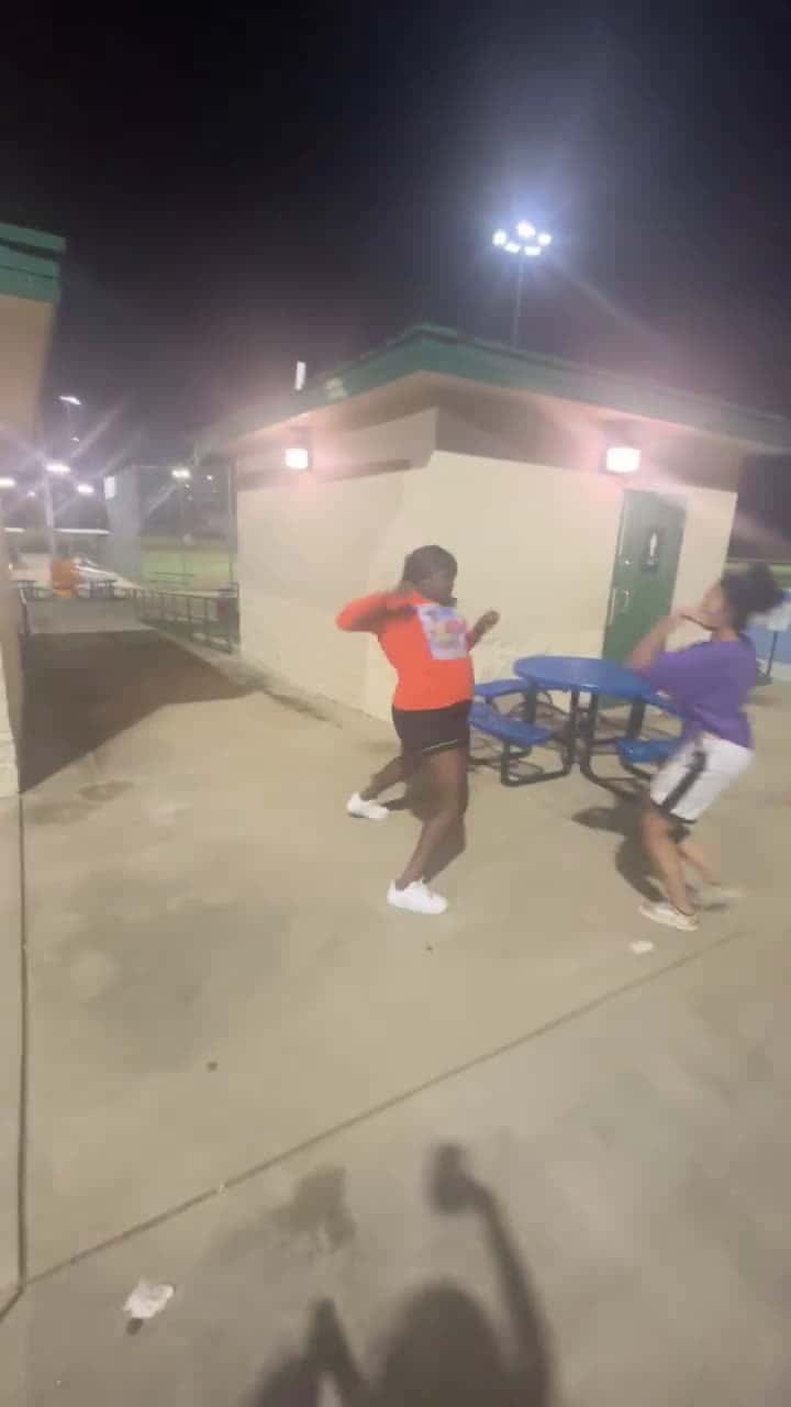 Cover for 😂😂 jus to big