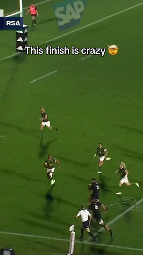 Cover for Crazy moments in rugby 