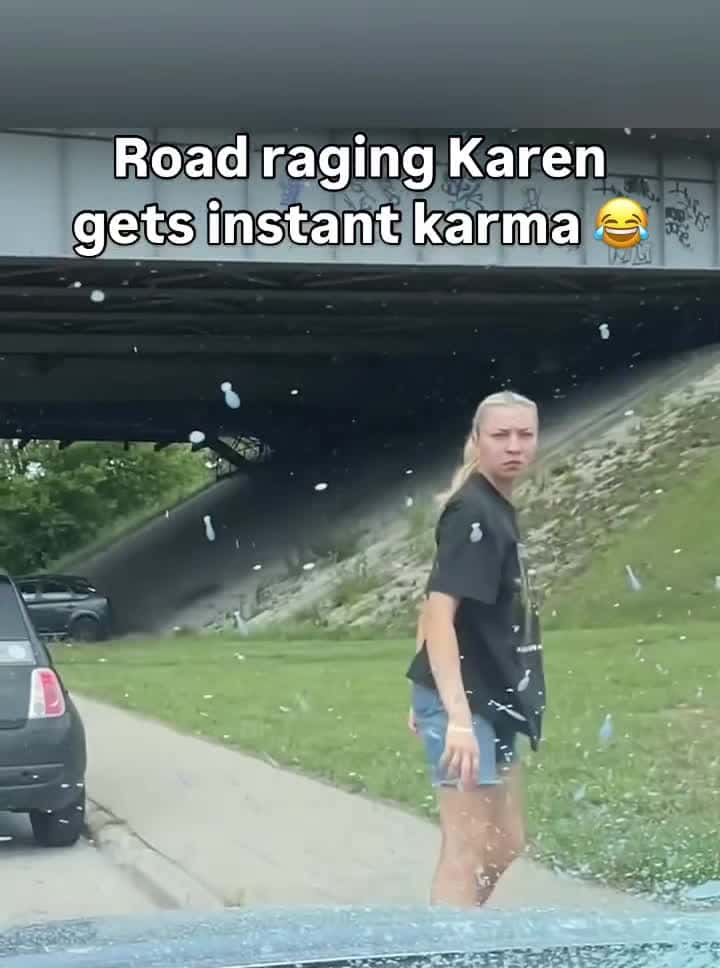 Cover for Do you think they should help her after that  #karen  #trending  #viral  #foryoupage  #crime