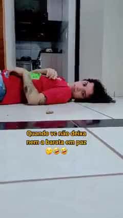 Cover for QUANDO VOC NO DEIXA NEM A BARATA EM PAZ #reels #humor