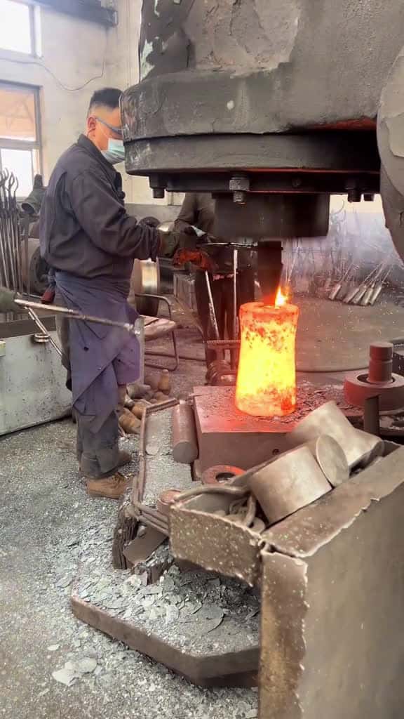 Cover for Traditional Blacksmithing The Art of Hand-Forging Iron process machine factory forging 21450 #trending