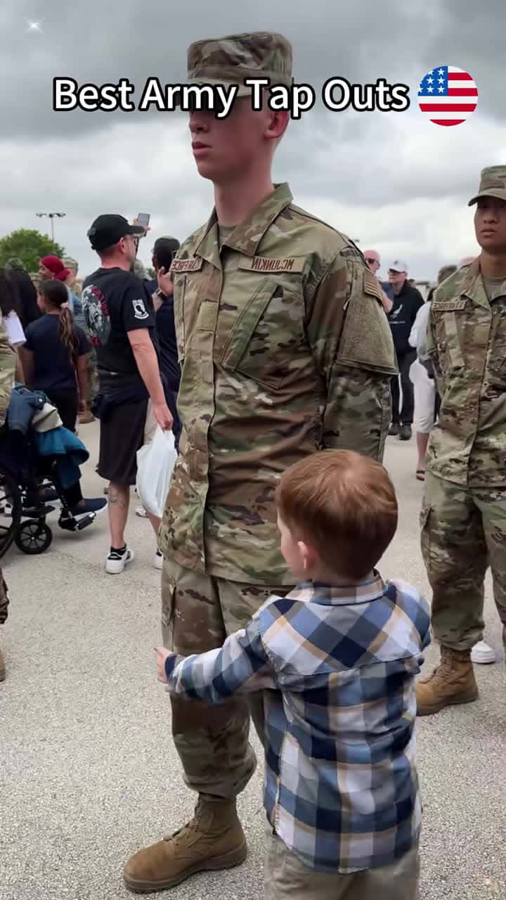 Cover for Heartfelt Military Reunions That Will Make You Tear Up 😭 #MilitaryReunion #SurpriseHomecoming #EmotionalMoments 🇺🇸