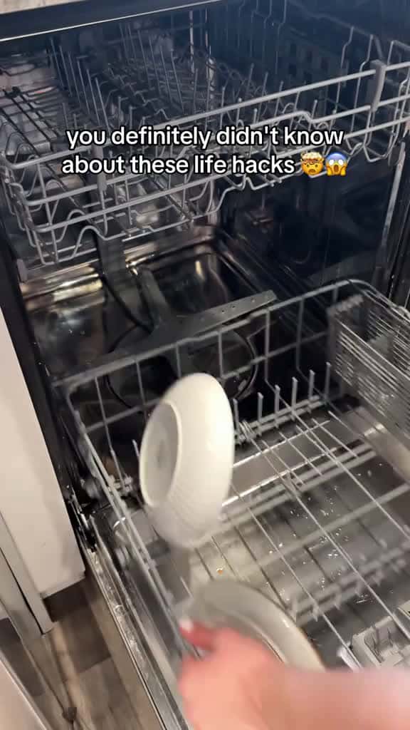 Cover for life hacks for your kitchen KitchenHacks kitchenhack LifeHack hacklife hack hacks 71230 #trending