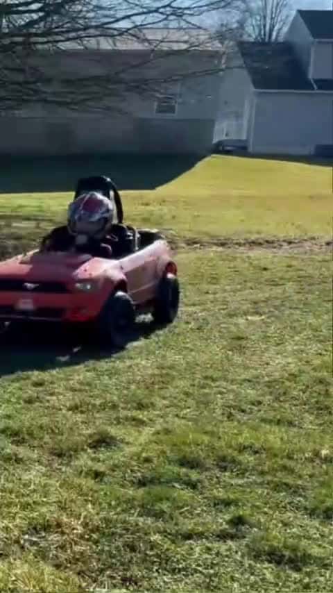 Cover for Drifting through the yard track! Getting some good seat time #sendit #fast #racing_283 (2)